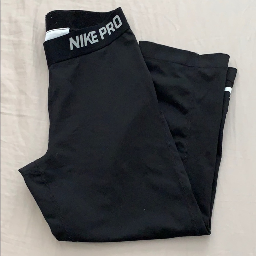 Nike Pro DRI-FIT Cropped Leggings